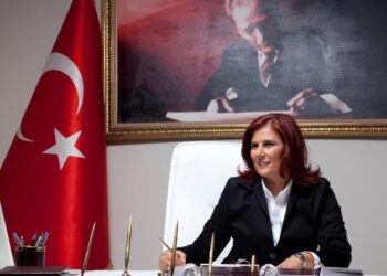 Özlem Çerçioğlu’ndan sosyal medya hamlesi! CHP’yi sildi, Erdoğan’ı ekledi