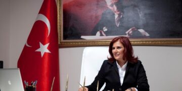 Özlem Çerçioğlu’ndan sosyal medya hamlesi! CHP’yi sildi, Erdoğan’ı ekledi