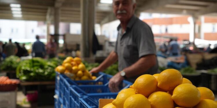 Pazarcılar isyan etti: Kilosu 200 liraya çıktı!