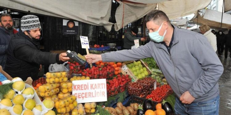 Pazarlarda yeni dönem! Artık kart ile patates, soğan alınabilecek!