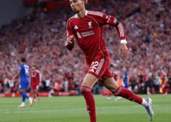 Premier Lig 6 gollü şölenle açıldı! Son şampiyon yıldızlarıyla güldü