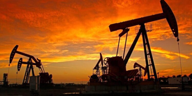 Rusya’nın petrol ve doğalgaz gelirlerinde büyük düşüş: 9,8 milyar dolar geriledi!