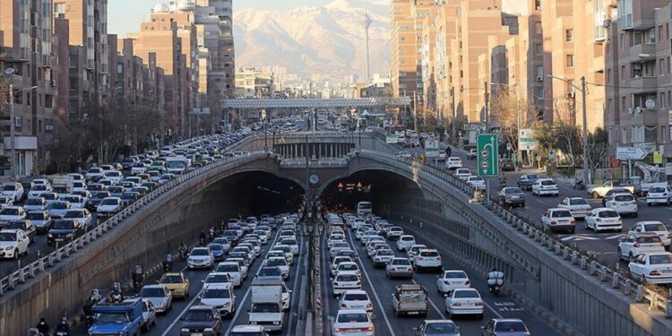 Son dakika…İran’da alarm! Tüm kamu kurumları tatil edildi