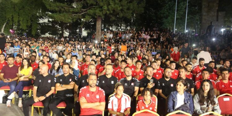 Süper Lig’den düşen Anadolu ekibi ‘SMS’ kampanyası başlattı