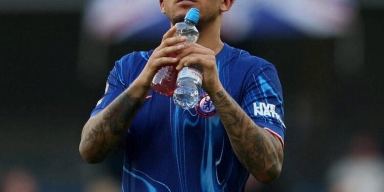 Taraftarlar 4 milyondan fazla yorum atmıştı! İngiliz oyuncudan Süper Lig devine cevap