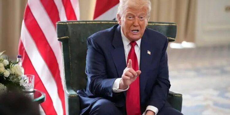 Trump’tan Rusya çıkışı: Nükleer denizaltılar gereken yere konuşlandı