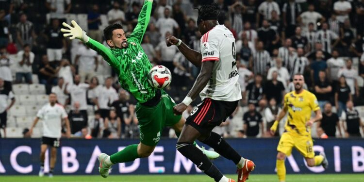 Tüm Türkiye onu konuşuyor! Ülke gündemine oturan kaleci