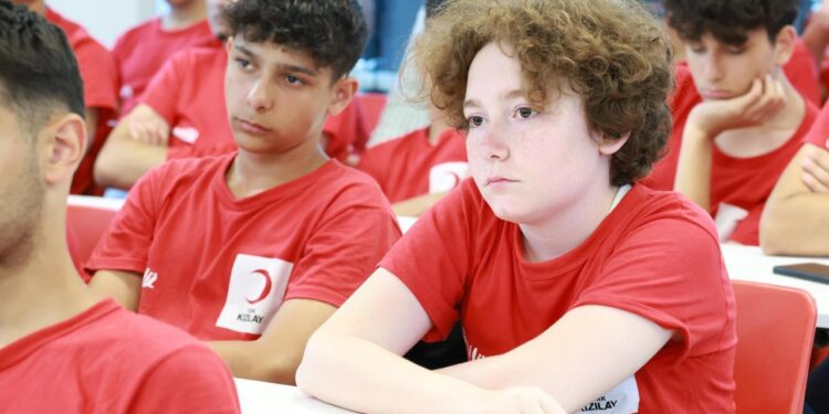 Türk Kızılay, 53 ilden gençleri ağırlıyor