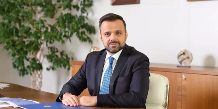 Turkcell’in net kârı ikinci çeyrekte arttı