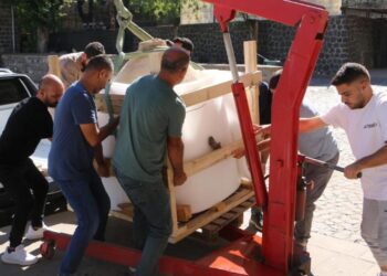 Türkiye’de benzeri görülmemiş olay! Eşi ölünce evindeki hazineyi ihbar etti! Taşıyamadılar