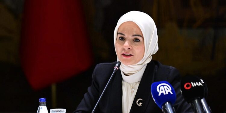 Yaşlı ve engelli aylıkları hesaplara yatırıldı