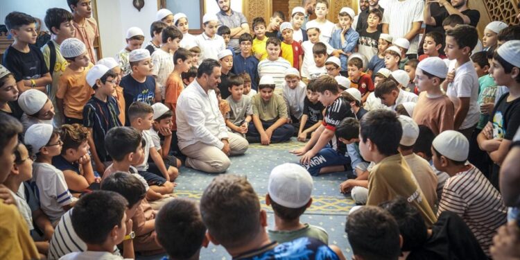 Yaz Kur’an kurslarına 250 binden fazla öğrenci katıldı