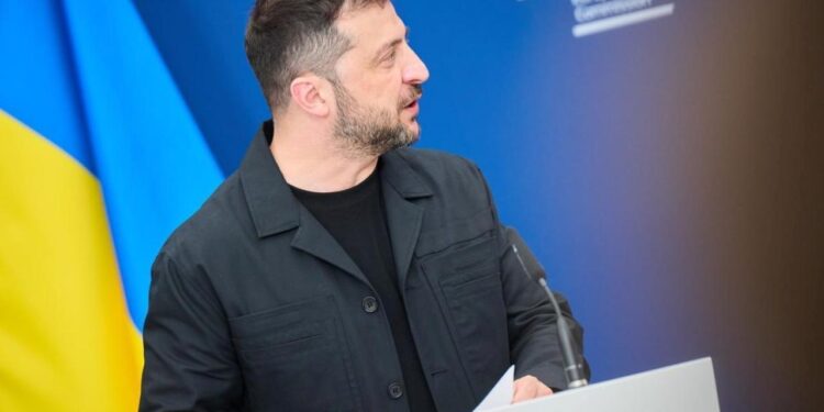 Zelenskiy, Trump ile görüşmesi için ne giyecek? Barış için bir işaret