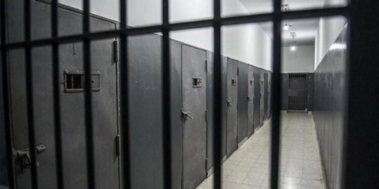 10 yılda 12 kez otoyolu kapatmıştı…  Gallerli adam hapishanelik oldu!