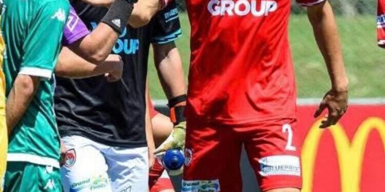 2. Lig ekibi 15 bin kilometre uzaklıktaki Türk stoperi kadrosuna kattı