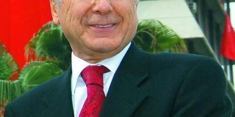 Adana’da 5 dönem başkanlık yapan Durak, uçakta kalp krizi geçirdi