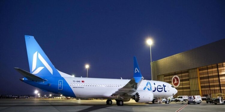 AJet’ten uçuş ve yolcu sayısında rekor