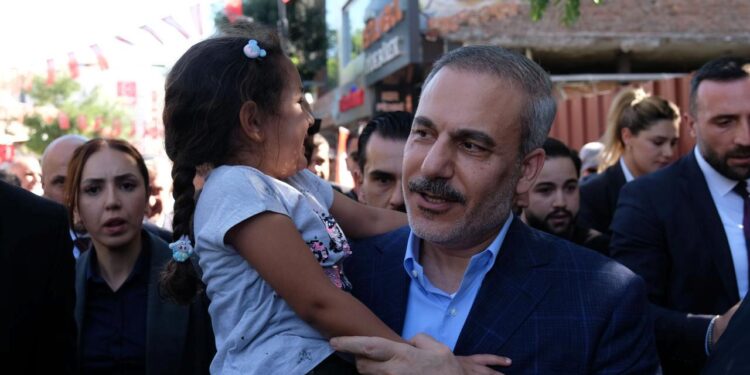 AK Parti’den ‘Türkiye Yüzyılı’ buluşmaları