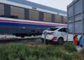 Aydın’da yolcu treni otomobile çarptı: 1 yaralı