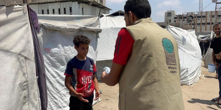 Aziz Mahmud Hüdayi Vakfı, Gazze’ye yardımlarını sürdürüyor