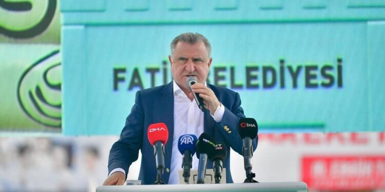 Bakan Bak, Mimar Sinan Spor Kompleksi’nin temel atma törenine katıldı