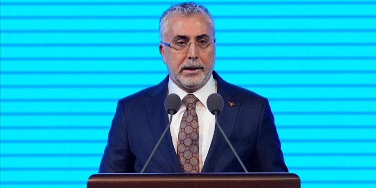 Bakan Işıkhan’dan İŞKUR Gençlik Programı’na ilişkin açıklama