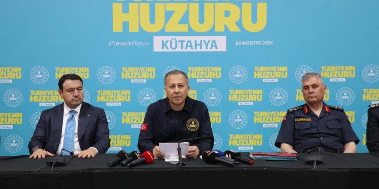 Bakan Yerlikaya geri dönüş yapan Suriyeli sayısını açıkladı