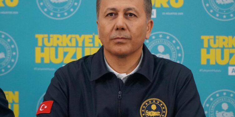 Bakan Yerlikaya’dan trafikteki magandalıklara sert tepki