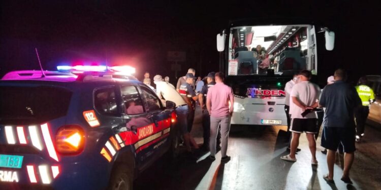 Balıkesir’de zincirleme trafik kazası: Acı haber geldi