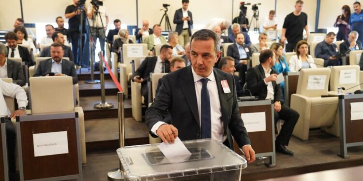 Beyoğlu seçiminde kriz! CHP’li üye AK Partili isme oy verdi