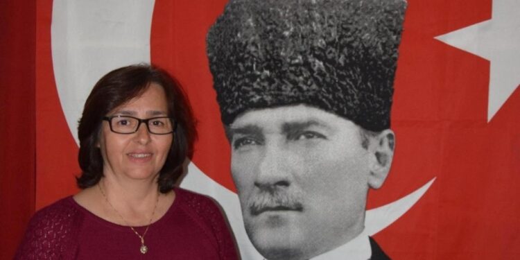 CHP’de istifa: Bir ilçe başkanı ve yönetimi görevi bıraktı