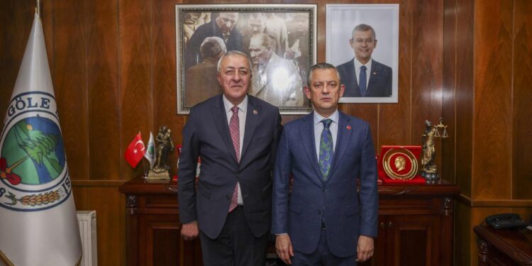 CHP’den istifa etmişti… Göle Belediye Başkanı Gökhan Budak AK Parti’ye mi geçecek?