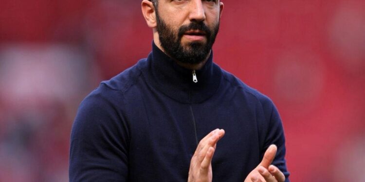 Dev kulübün hocasından şok sözler! “Oyuncularımdan nefret ediyorum…”