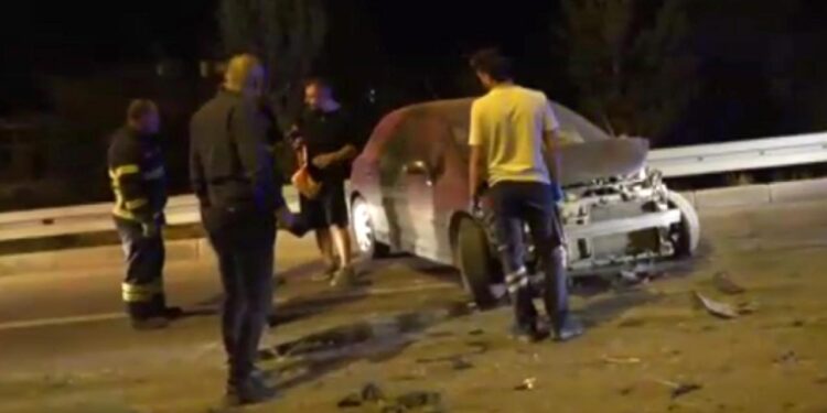 Dur ihtarına uymadı, ortalığı savaş alanına çevirdi: 3’ü polis, 10 yaralı