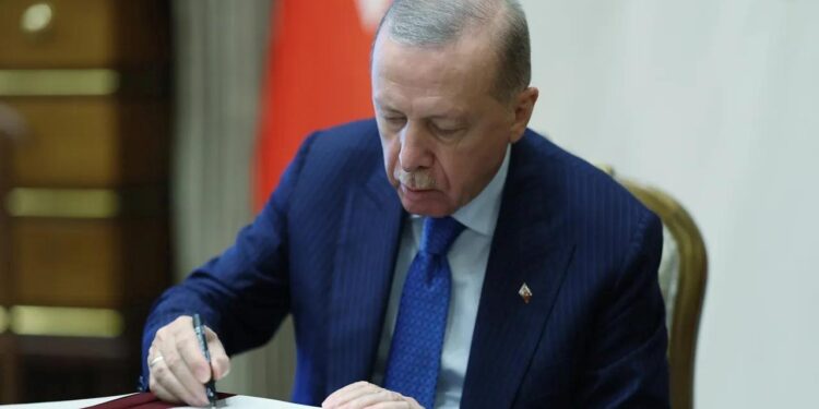 Erdoğan’ın mektupları 2 bin şehit ailesi ve gazilere ulaştı!