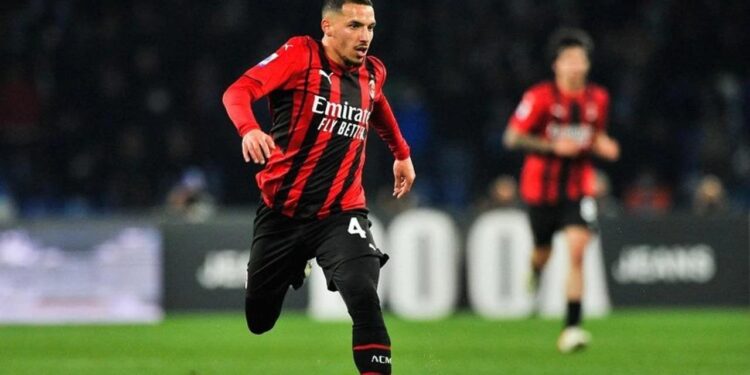 Fenerbahçe’nin rakibi Milan’dan transfer yaptı