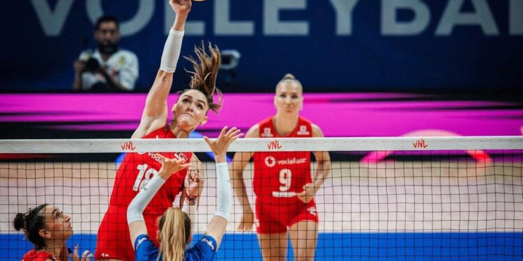 Filenin Sultanları final için parkede! Maç başladı