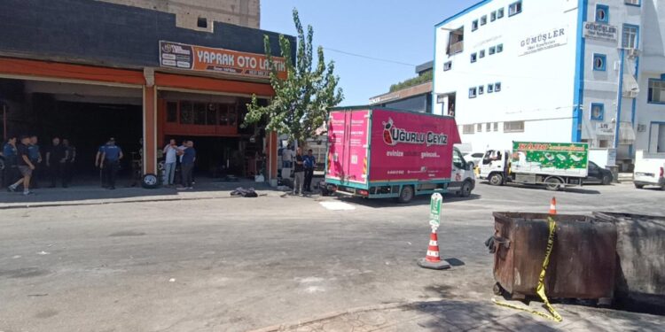 Gaziantep’te kamyonetin altında kalan 9 yaşındaki çocuk öldü