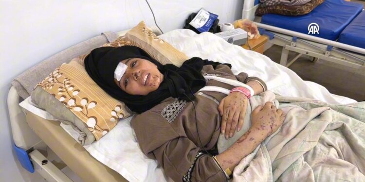 Gazze’de yaralı kurtulan kadın: Kabusta gibiyiz