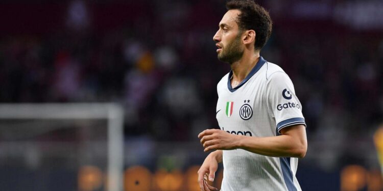 Hakan Çalhanoğlu, Inter’i karşısına aldı: Maaşında indirime gitti