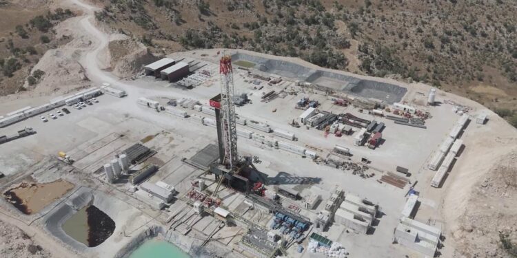 İki yerli petrol sondaj kulesi Şırnak’ta göreve başladı