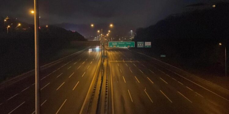 İstanbul’da bazı yollar trafiğe kapatıldı