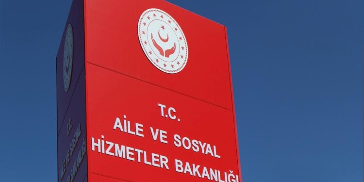 İzmir’de babaanne şiddeti! Bakanlık harekete geçti: 2 çocuk koruma altına alındı