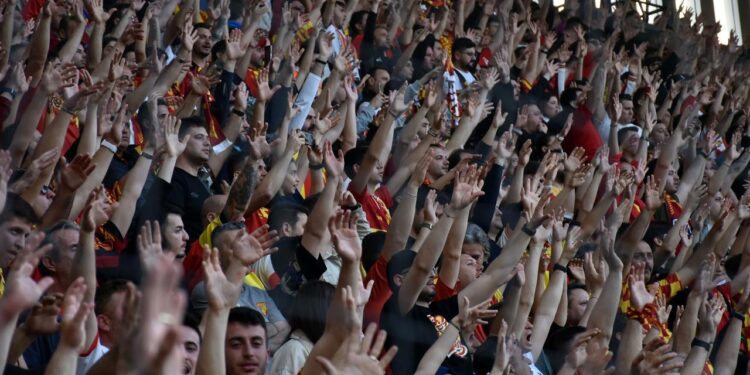 İzmir’in iki köklü takımı birleşiyor: Türkiye için rol model olacak