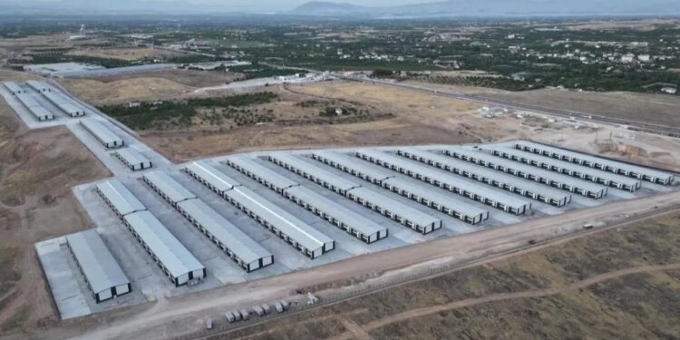 Malatya’da depremzede esnafa 714 yeni dükkan