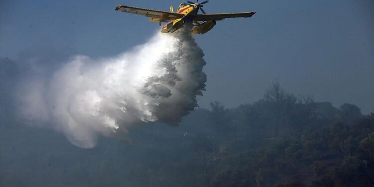 Orman yangınlarını söndürmek için 19 bin 170 saat uçuş yaptılar