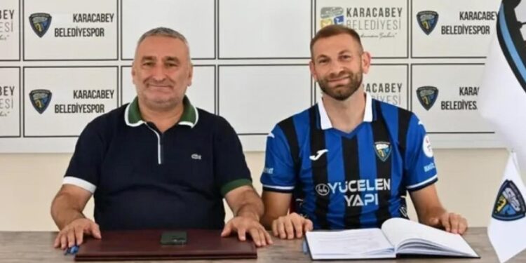 Şampiyonluğun mimarlarındandı! Şehir dışına çıkmadı! İlçe takımına imza attı