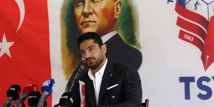 Taha Akgül’ün dedesi hayatını kaybetti