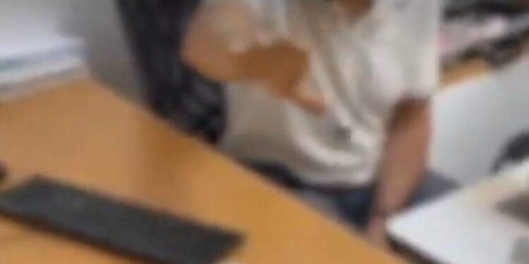 Teşhircilik yeniden gündemde: Avrupa’da yasalar ne diyor?