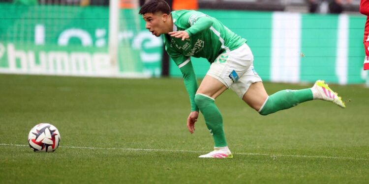 Trabzonspor 23 yaşındaki orta sahayı bitirdi: Bugün İstanbul’a geliyor